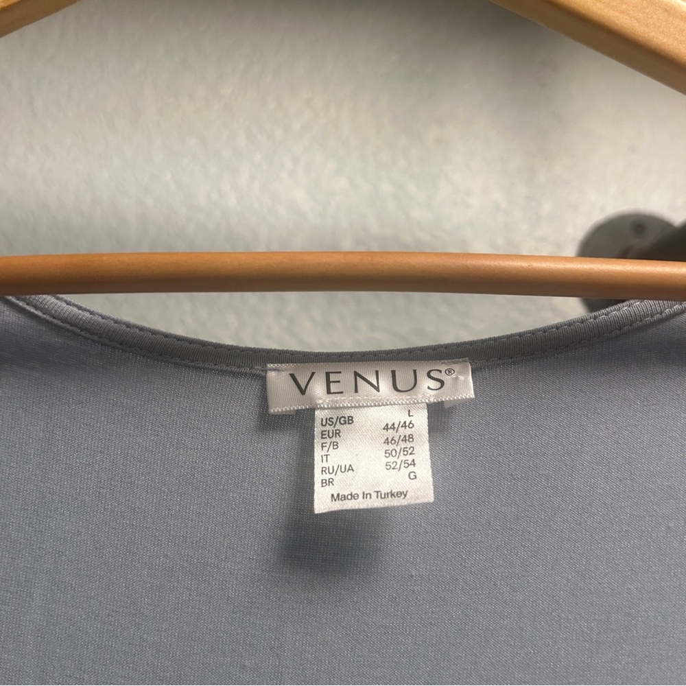Venus fringe trim sleeveless top women’s size Large dusty blue pin hole on back - Picture 4 of 6